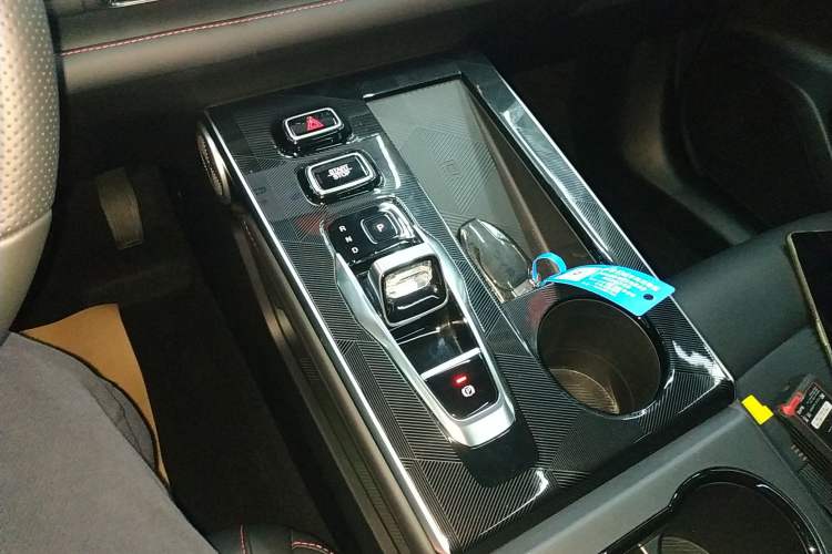 Used GAC Trumpchi EMKOO 2022 1.5T Supernova Pro Edition Gear Lever