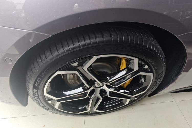 Used Xiaomi Auto SU7 2024 Rear-Drive Long-Range Intelligent Driving Version
