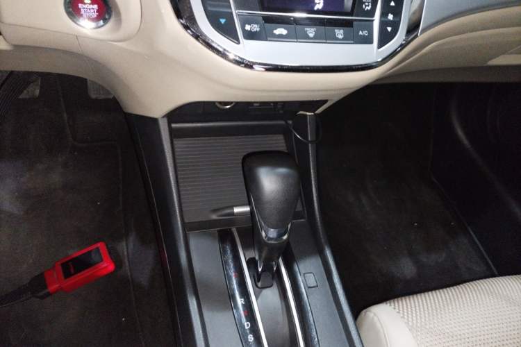 Used Honda Jade 2014 1.8L Automatic Comfort Elite Version 5 Seats