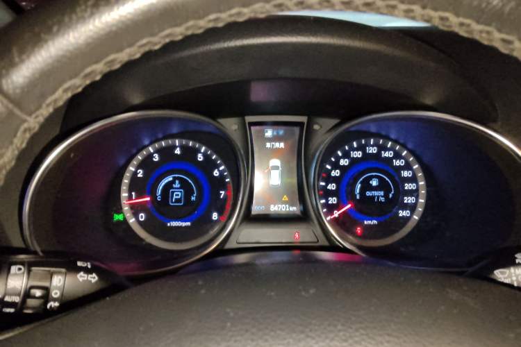 Used Hyundai Santa Fe 2015 2.0T Automatic Two-Wheel Drive Smart Version 5 Seats
