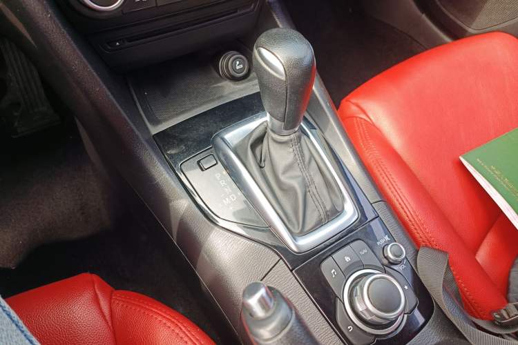 Used Mazda 3 Axela 2016 Sedan 1.5L Automatic Luxury Model