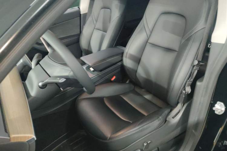 Used Tesla Model Y 2021 Long-Range All-Wheel-Drive Version
