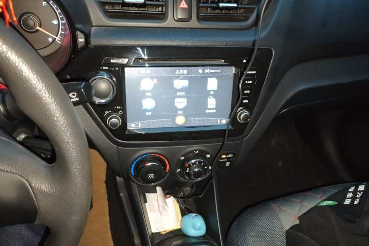 Used Kia K2 2012 Sedan 1.4L MT GLS Commemorative Edition Audio And AC Panel