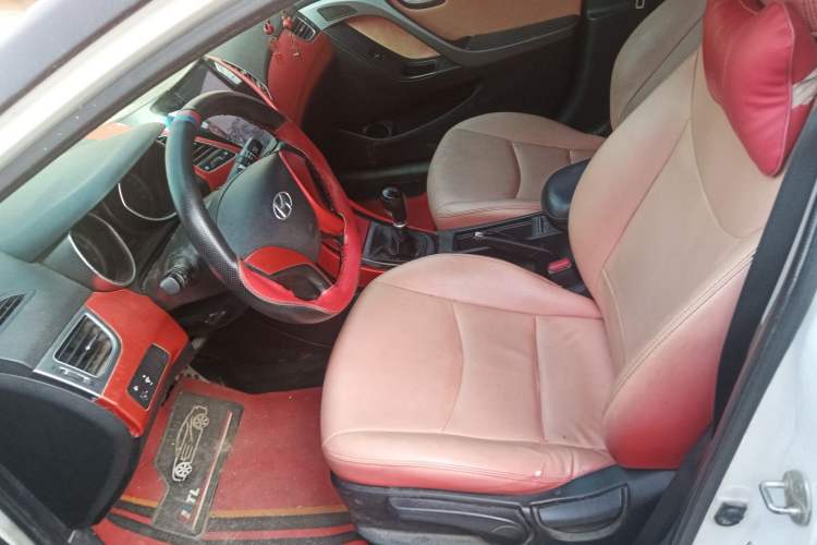 Used Hyundai Elantra (5th Generation / Langdong) 2015 1.6L Manual Leading Model
