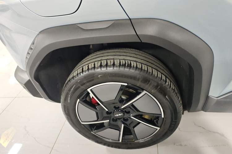 Used Formula Leopard Titanium 3 2025 501KM All-Wheel Drive Intelligent Driving Ultra Version Right Rear Wheel Hub