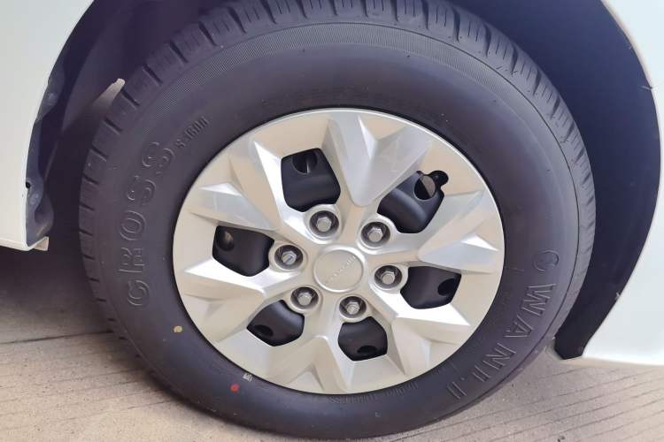 Used SAIC MAXUS G10 2025 2.0L Manual Multi-Function Version Gasoline 7 Seats