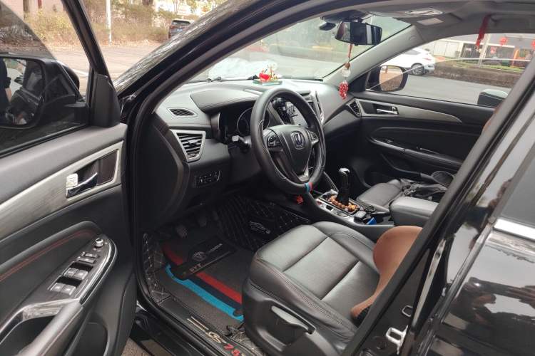 Used CHANGAN CS75 2017 Shangkui Edition 1.5T Manual Fengxiang Model
