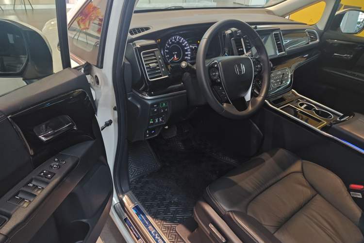 Used Honda Elysion 2019 2.0L Hybrid Comfort Edition
