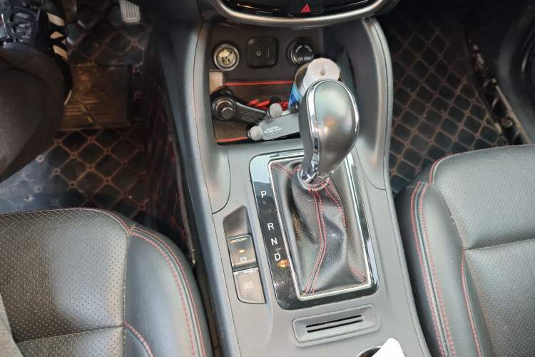 Used CHANGAN CS75 2014 1.8T Automatic Elite Version China V Standard
