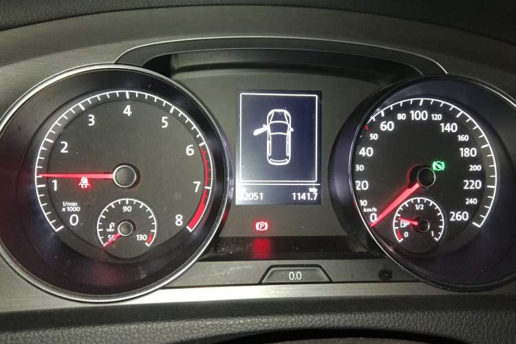 Used Volkswagen Golf 2015 1.6L Automatic Comfort Model Instrument Cluster