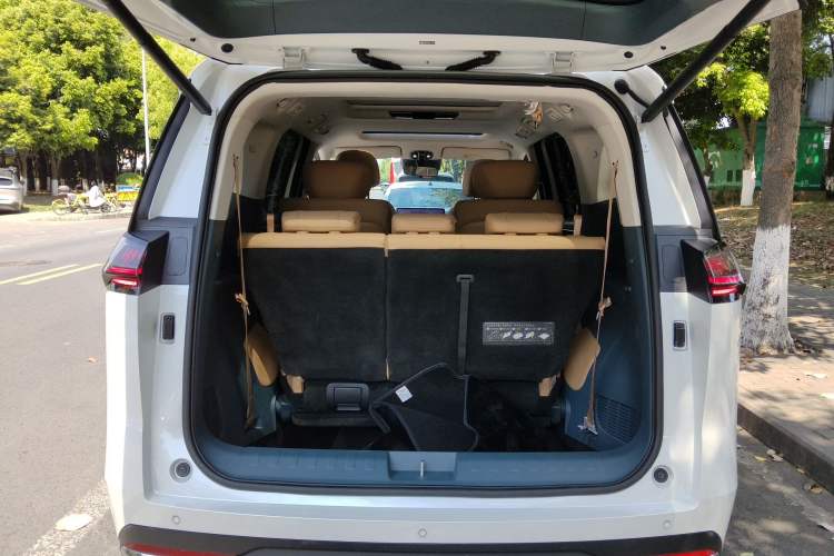 Used GAC Trumpchi E8 New Energy 2024 150km MAX Trunk