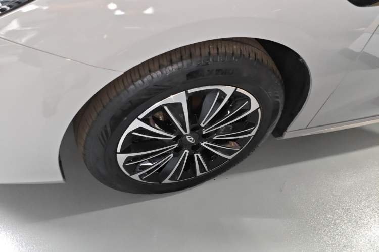 Used Chery Fengyun A8 2024 127 Yufeng Edition Left Front Wheel Hub