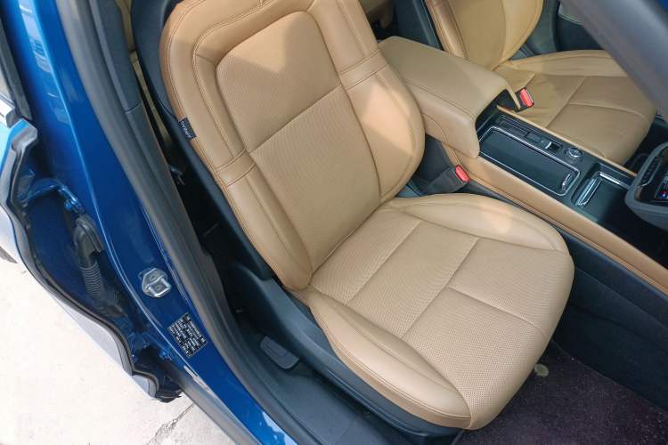 Used Lincoln Corsair 2020 2.0T Two-Wheel Drive Luxury Edition Right Front Seat