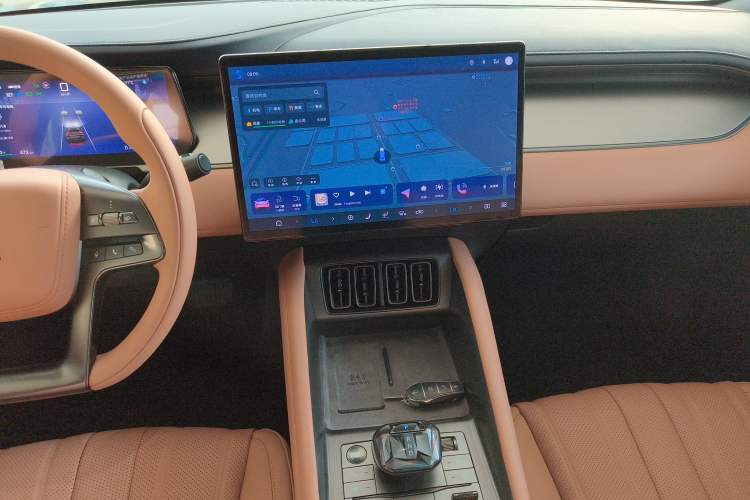 Used BYD Song L EV 2025 662 km Ultra-Range Version Audio And AC Panel