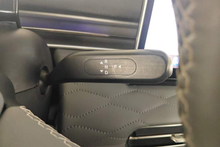 Used Dongfeng NAMMI 01 2024 430 Plus Smart+ Gear Lever