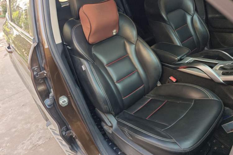 Used Geely Auto Emgrand X7 Sport 2018 1.8TD Automatic Two-Wheel Drive Smart Connect 4G Internet Edition
