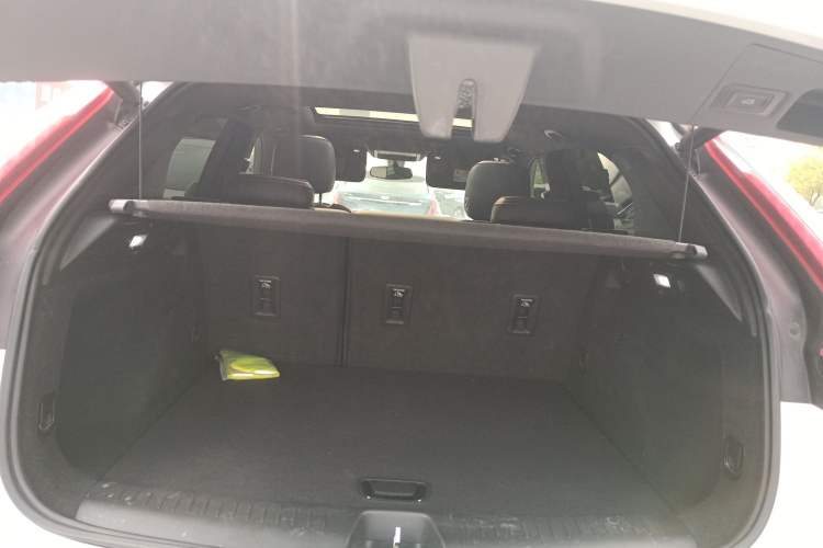 Used Cadillac XT4 2018 28T Two-Wheel Drive Tech Version Trunk