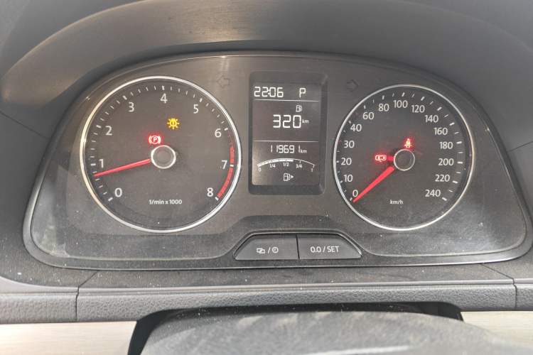 Used Volkswagen Lavida 2013 Restyled Classic 1.6L Automatic Comfort Edition Odometer Close Up