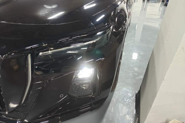 Used Hongqi H5 2025 2.0T Automatic Xuan Ying Edition Left Front Headlight