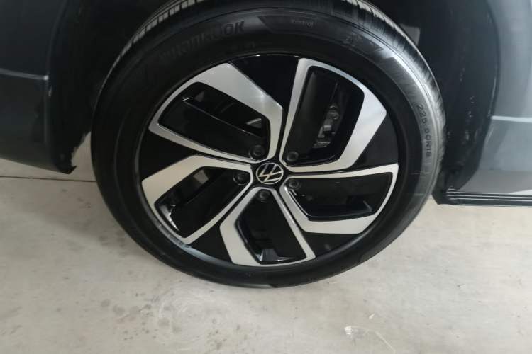 Used Volkswagen Tharu 2023 300TSI Two-Wheel-Drive Full Moon Edition
