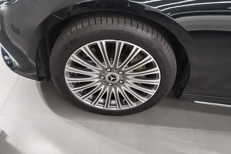 Used Mercedes-Benz E-Class 2018 Restyled E 300 L Sport Luxury Edition
