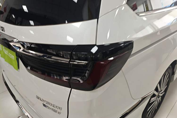 Used Honda Elysion 2022 2.0L eHEV Luxury First Edition
