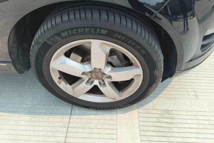 Used Audi Q7 2012 3.0 TDI Leading Model Right Front Wheel Hub