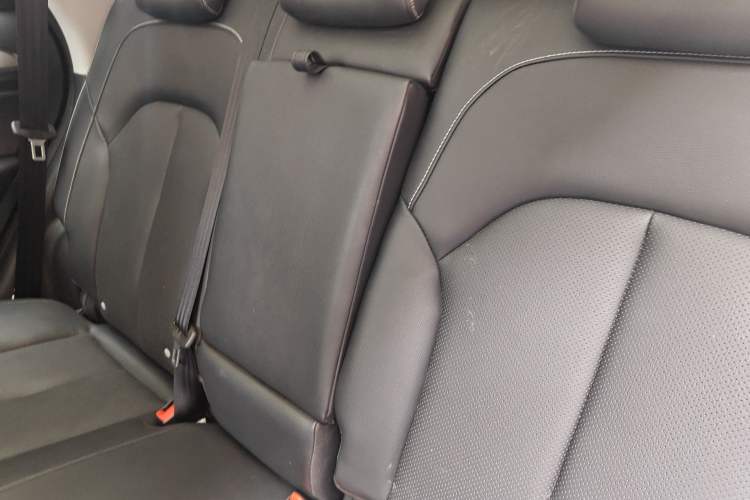 Used Roewe RX5 2020 20T Automatic 4G Connected Million Edition Left Rear Seat