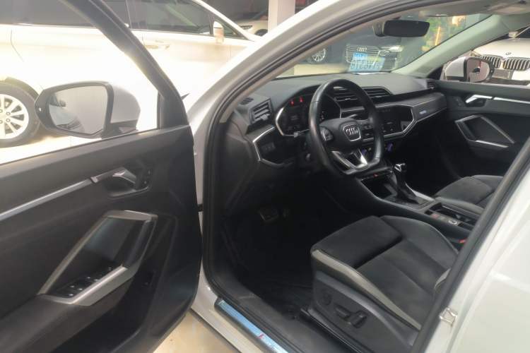 Used Audi Q3 2022 40 TFSI Fashion Dynamic Model