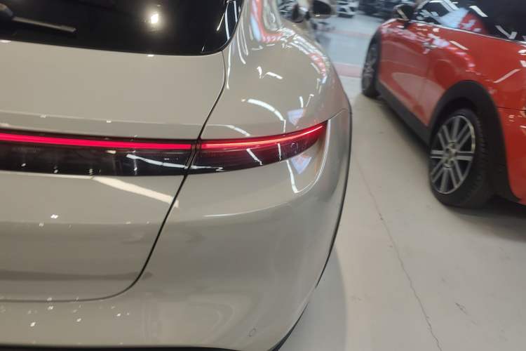 Used Porsche Taycan 2022 Taycan 4 Cross Turismo Exterior 3