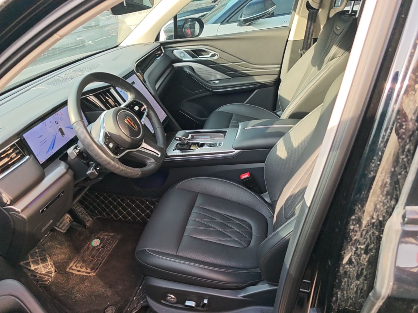 Hongqi HS7 PHEV 2024 2.0T PHEV Four-Wheel Drive Flagship Edition 7 Seats — снимка 17