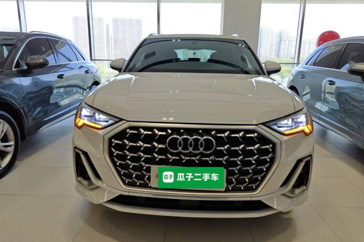 Used Audi Q3 2024 40 TFSI Fashion Dynamic Model
