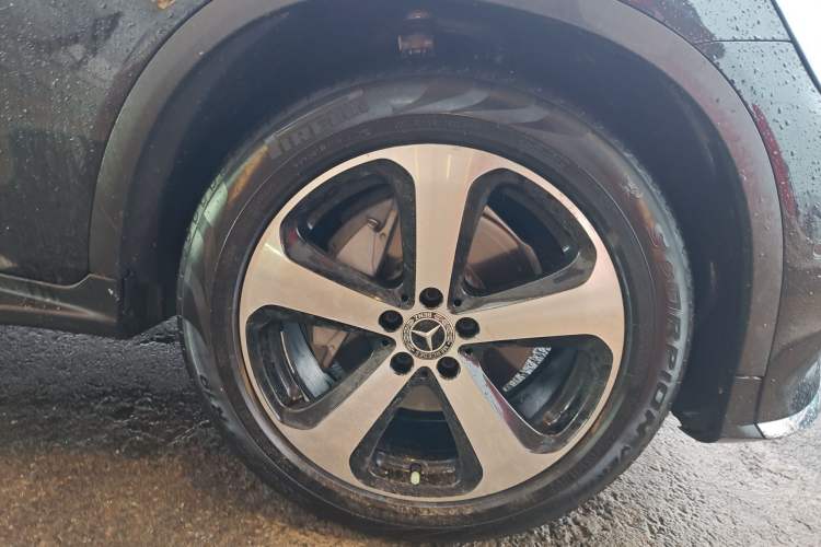 Used Mercedes-Benz GLC 2018 Facelift GLC 260 4MATIC Luxury Edition
