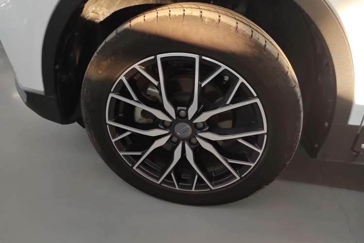 Used Geely Auto Emgrand X7 Sport 2020 1.8TD DCT Zhi Ling PRO