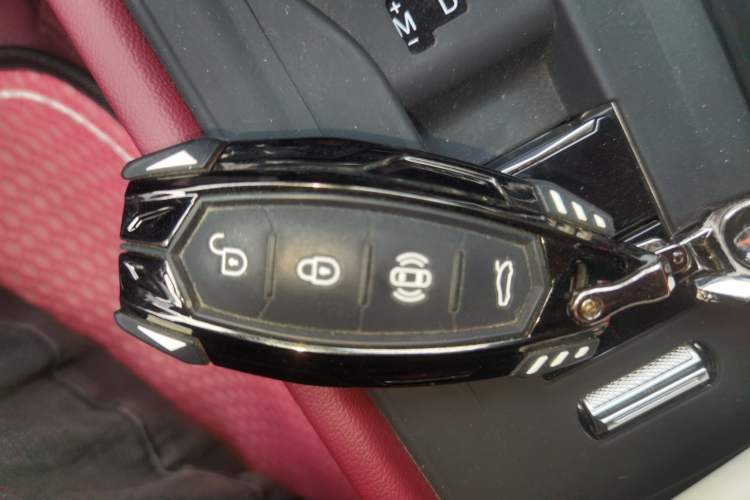 Used Hongqi H5 2024 2.0T Automatic Smart Connect Flagship Edition