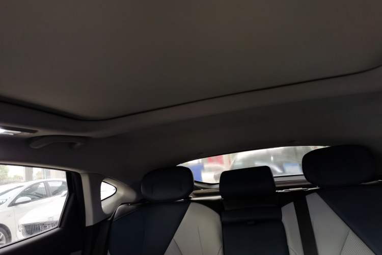 Used Changan UNI-V iDD 2023 ZhiDian iDD 1.5T 113km ZhiKu Model
