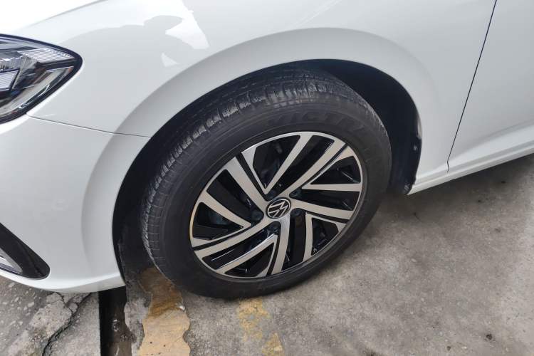 Used Volkswagen Lavida 2024 1.5L Automatic Starry Sky 5 Million Edition Exterior 4