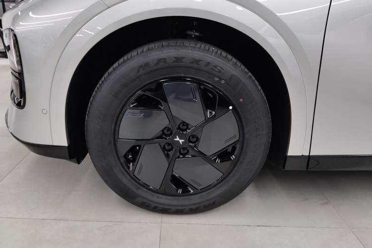 Used XPeng G6 2025 625 Long-Range Max Tech Edition Left Front Wheel Hub