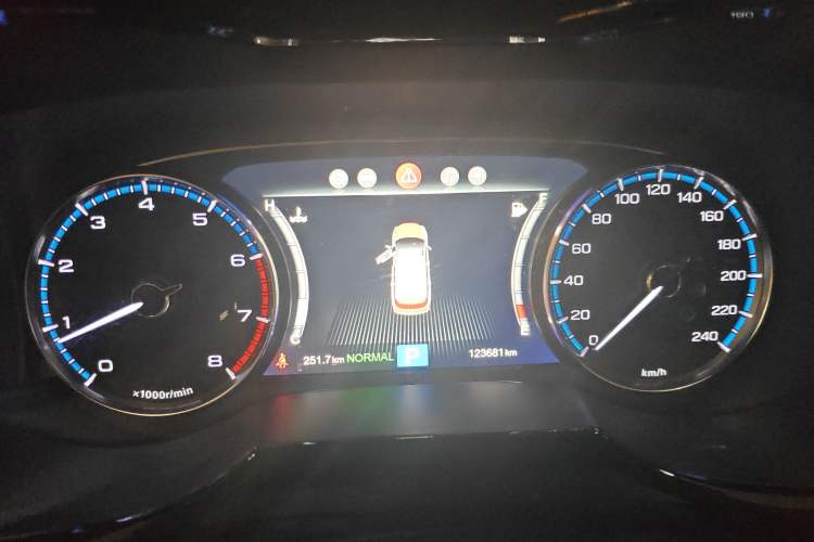 Used GAC Trumpchi GS8 2017 320T Two-Wheel Drive Luxury Smart Connectivity Version (7 Seats)