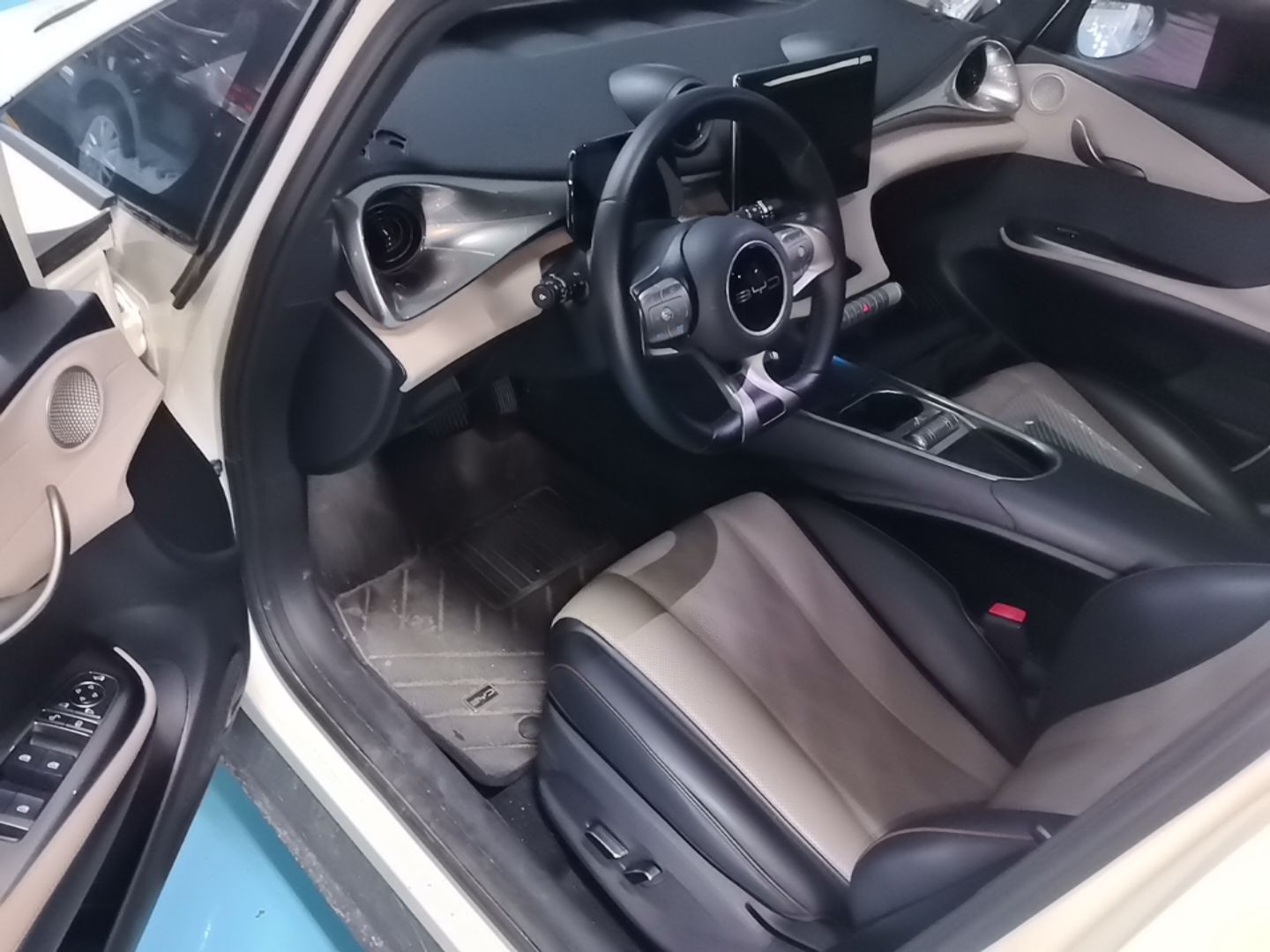 BYD Dolphin 2023 420 km Fashion Edition — снимка 20
