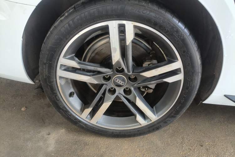 Used Audi A4L 2022 40 TFSI Fashion Dynamic Model Right Rear Wheel Hub