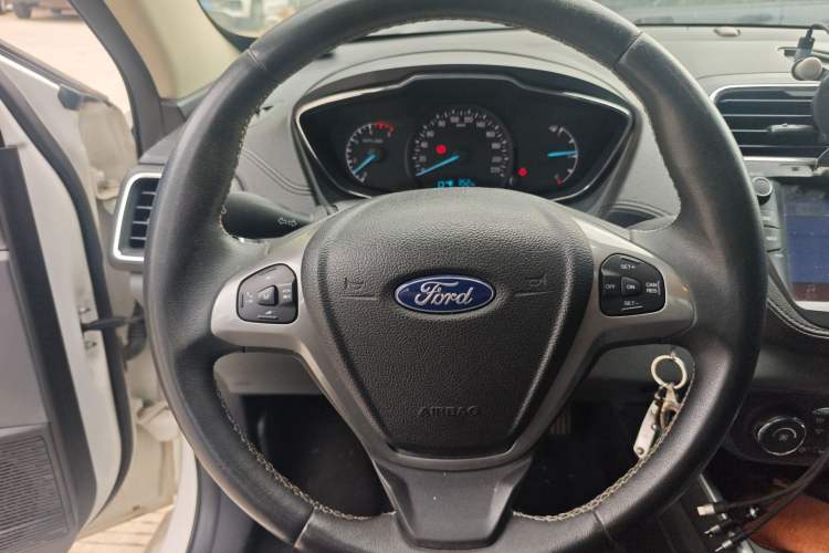 Used Ford Escort 2017 Happiness Edition 1.5L Automatic Fashion Version Steering Wheel