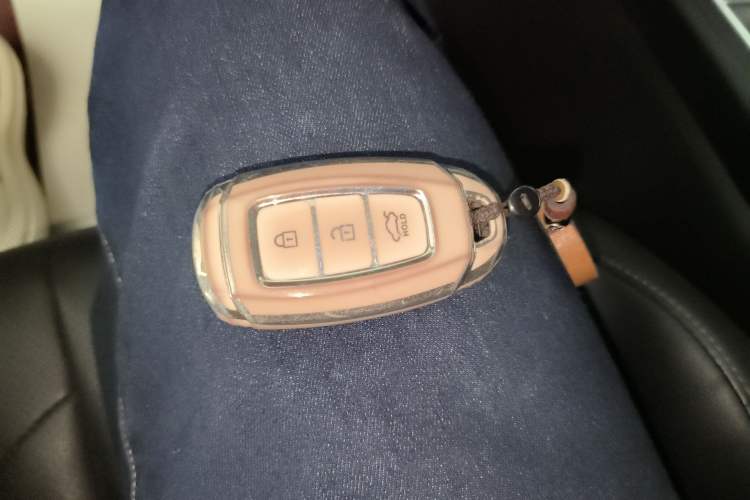 Used Hyundai Elantra 2022 1.5L CVT GLX Elite Edition Vehicle Key