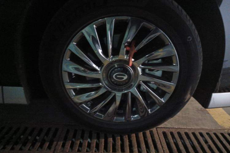 Used GAC Trumpchi M8 2024 Zongshi Series 400T Ultimate Edition Right Front Wheel Hub
