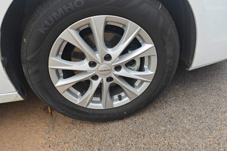 Used Roewe i5 2026 Model 1.5L Manual STD
