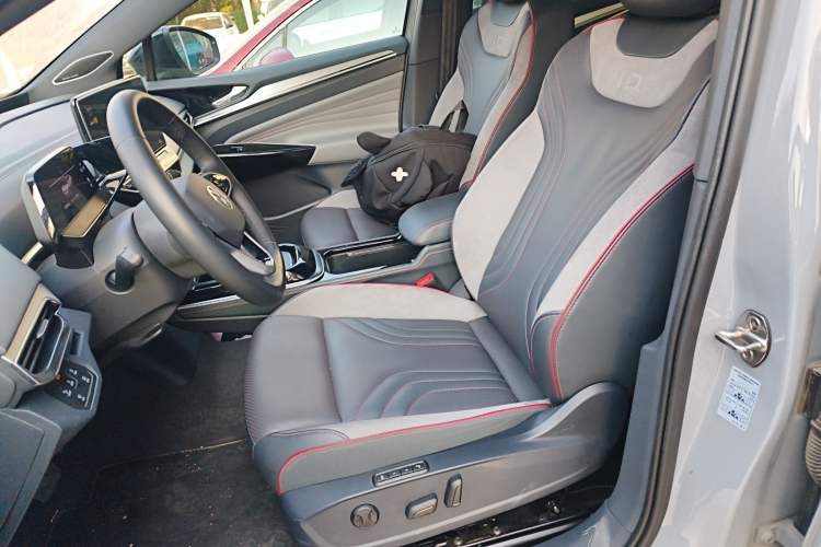 Used Volkswagen ID.4 CROZZ 2022 Long-Range PURE+ Edition
