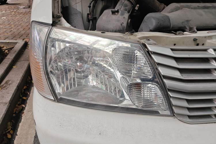 Used Jinbei Express 2018 2.0L Standard Version V19
