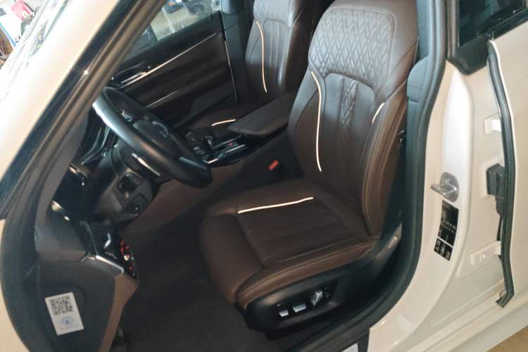 Used BMW 6 Series GT 2018 640i xDrive M Sport Package