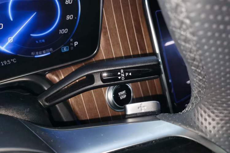 Used Mercedes-Benz EQE 2022 350 Luxury Edition Gear Lever