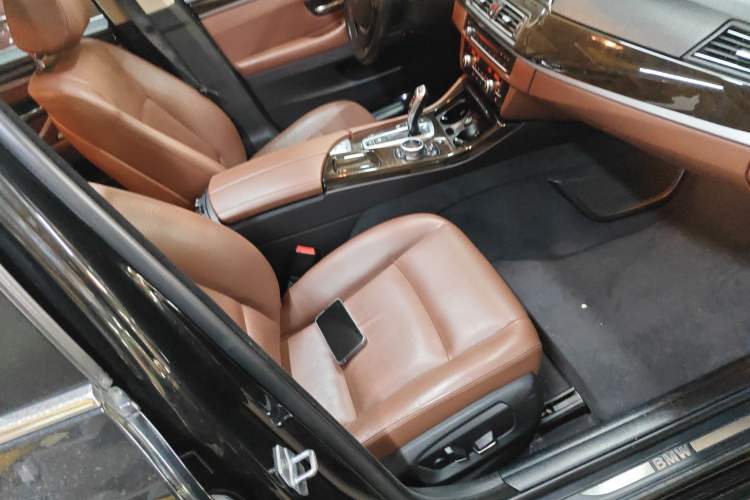 Used BMW 5 Series 2014 528Li Leading Model
